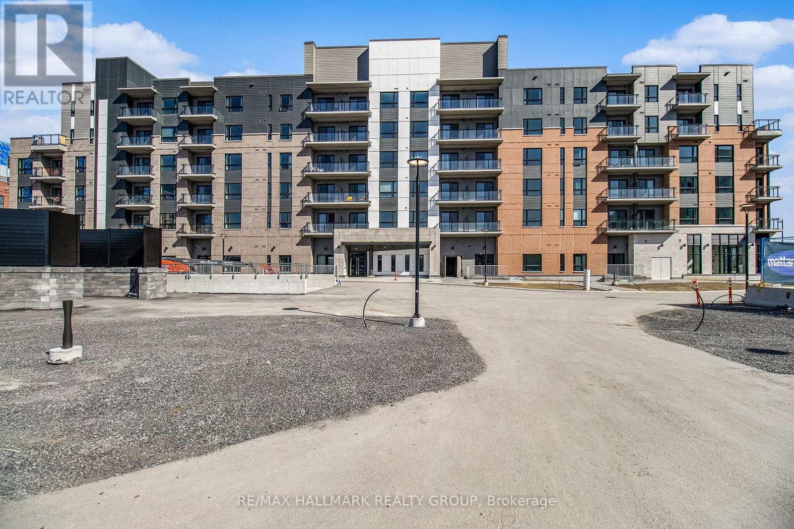614 - 1350 HEMLOCK ROAD — photo 2