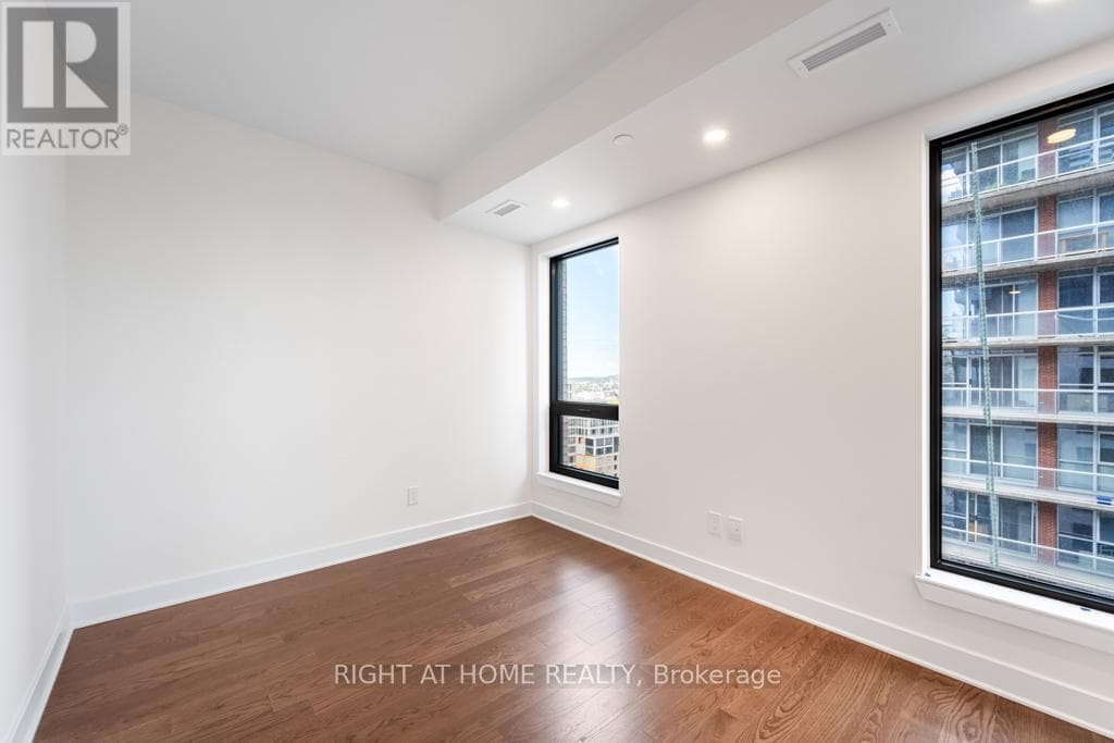 1403 - 180 GEORGE STREET — photo 4