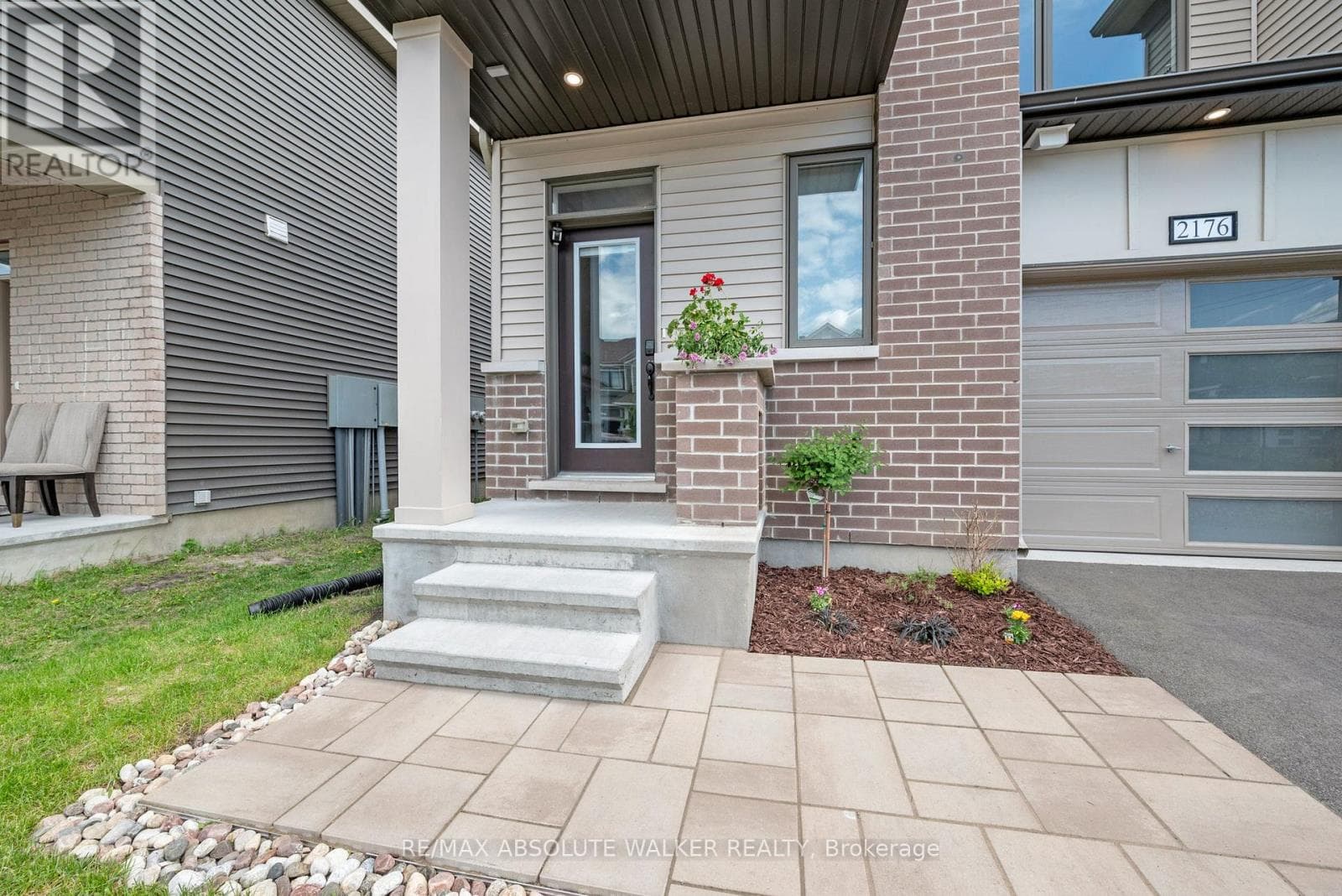 2176 WINSOME TERRACE — photo 2