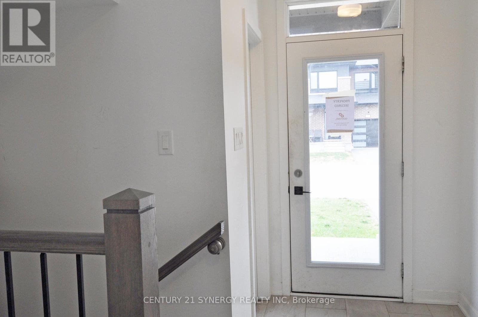 284 ORMISTON CRESCENT — photo 2