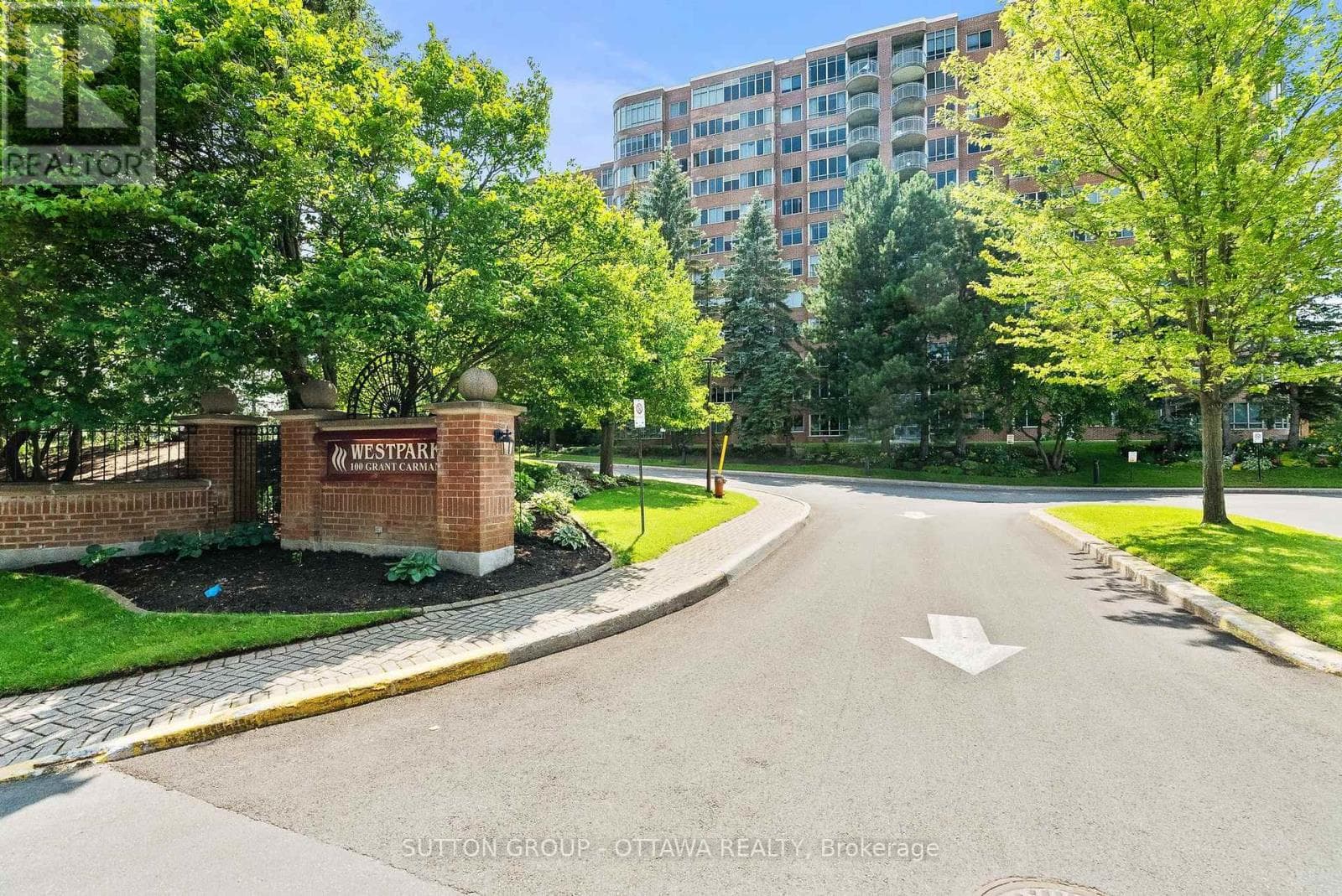 917 - 100 GRANT CARMAN DRIVE — photo 4