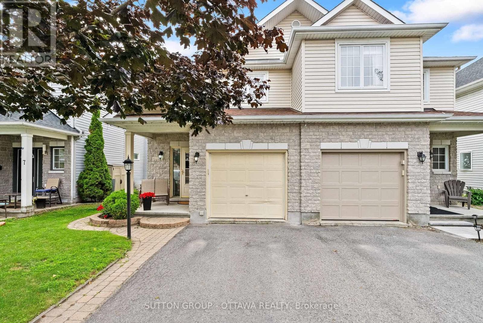 9 ALAMEDA WAY — photo 1