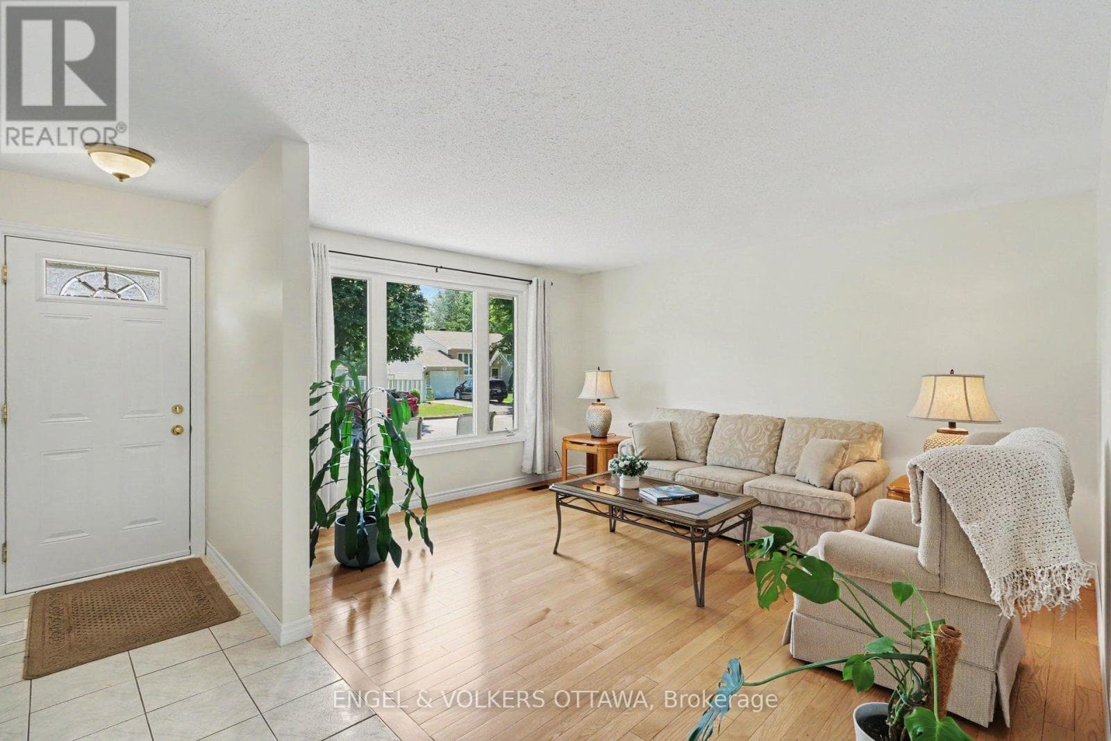 1331 ALLOWAY CRESCENT — photo 3