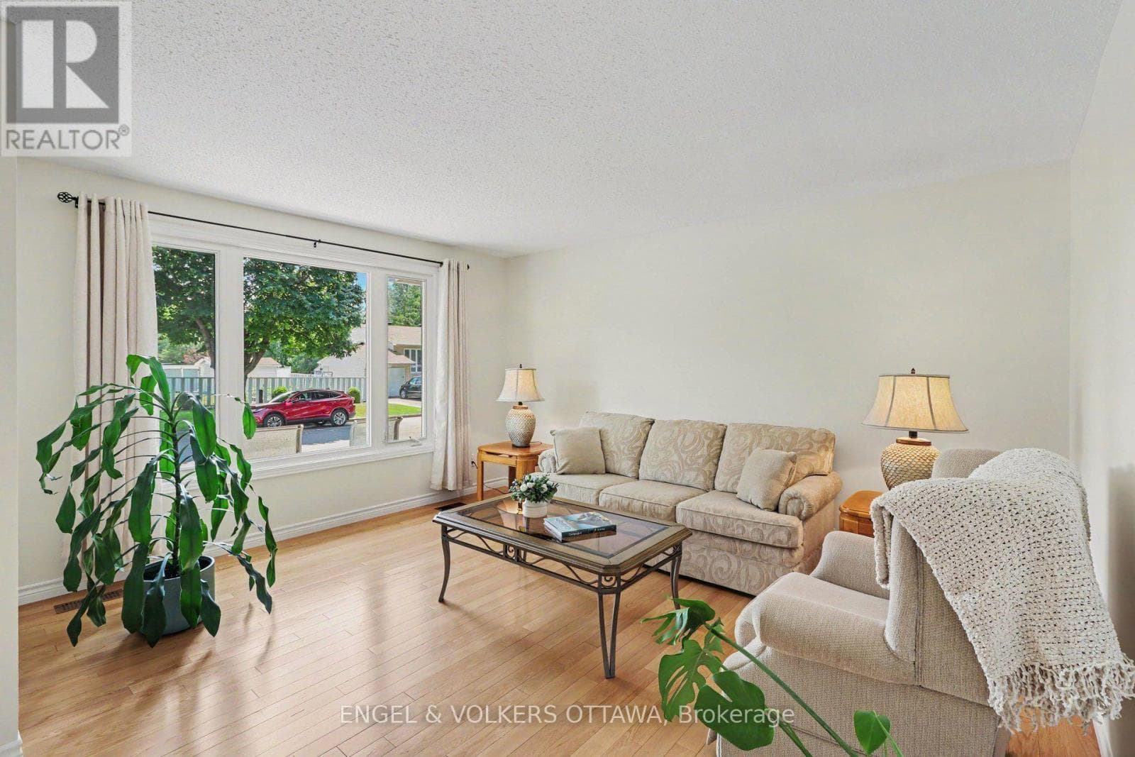 1331 ALLOWAY CRESCENT — photo 4
