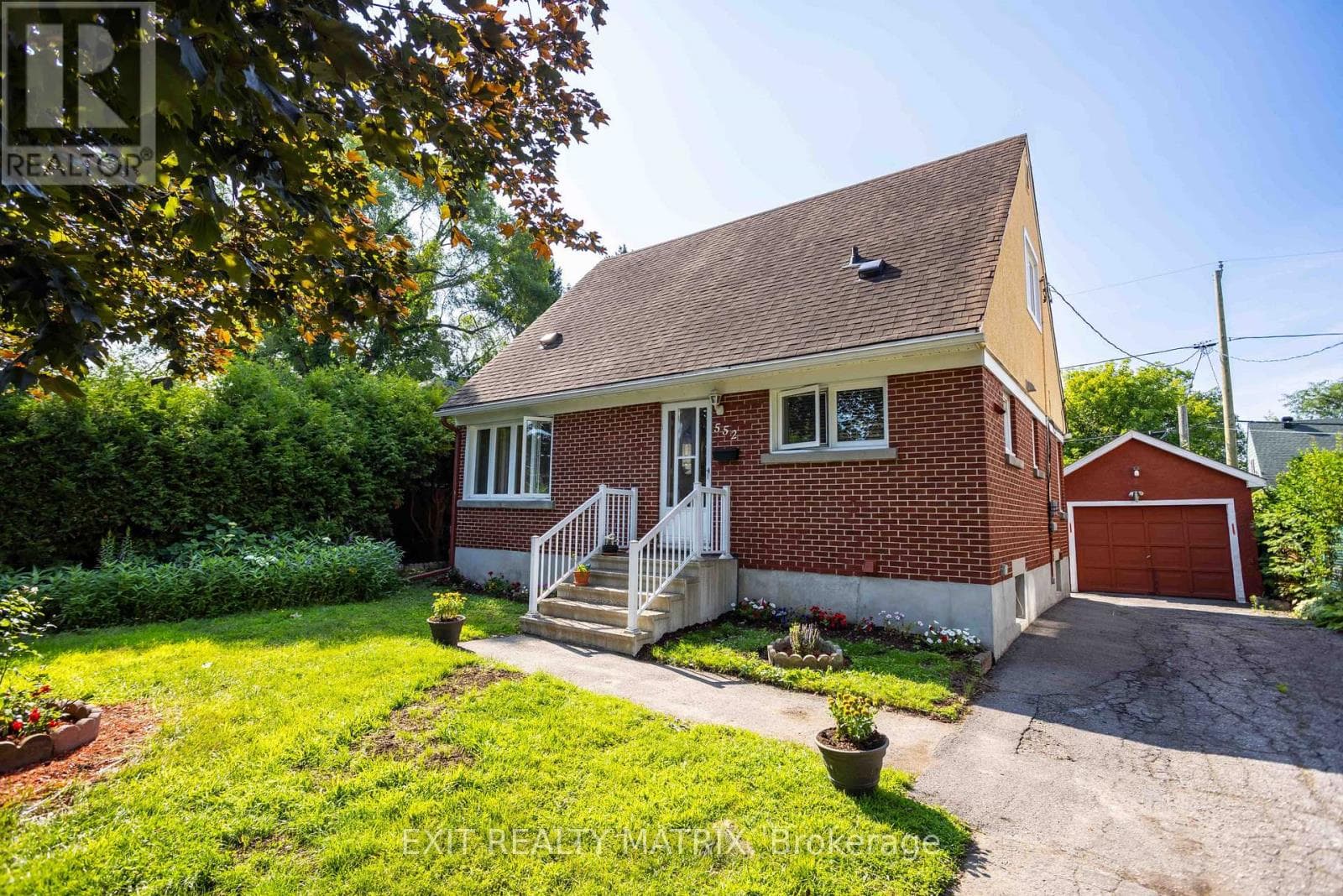 552 DUNBRACK STREET — photo 1