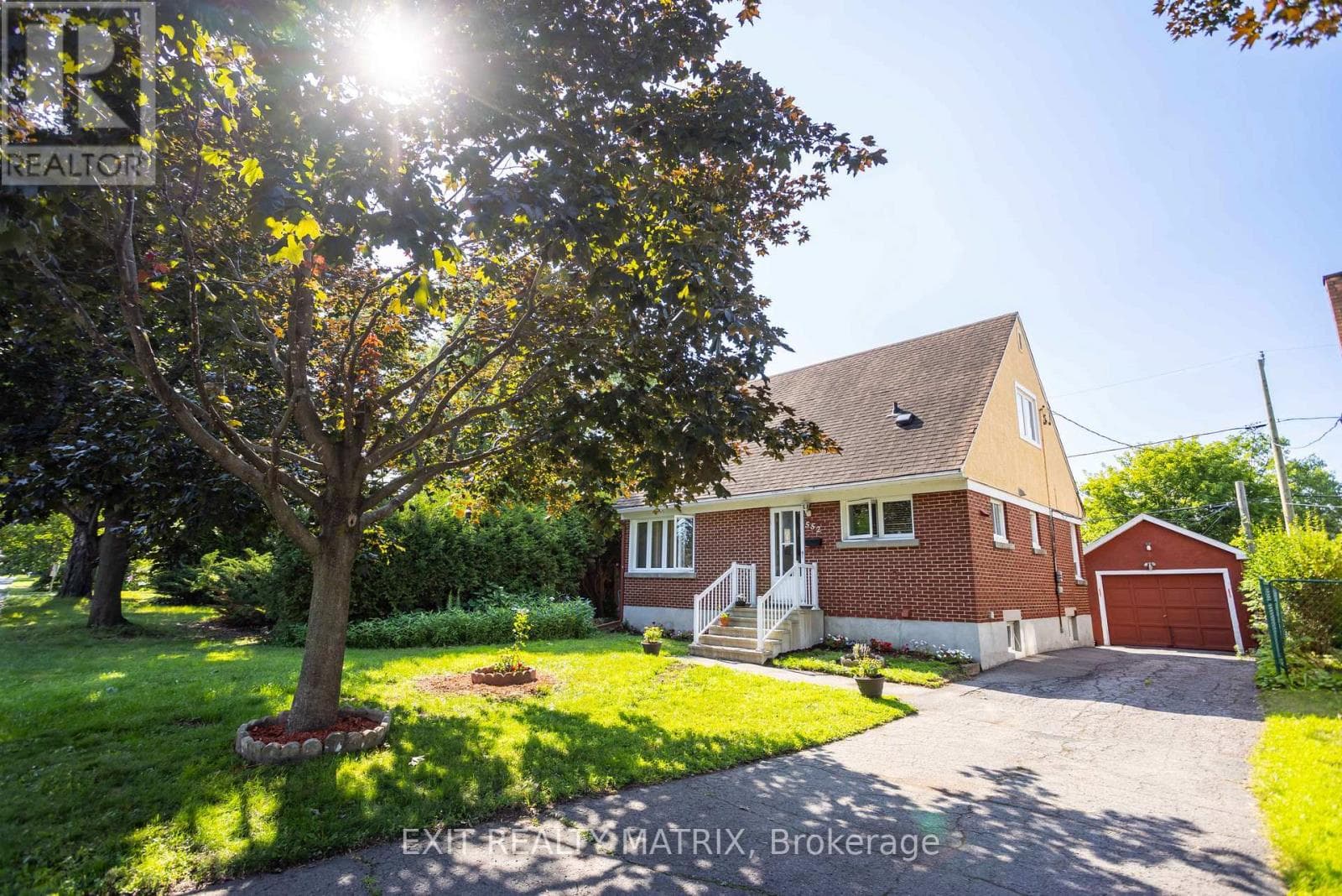 552 DUNBRACK STREET — photo 2