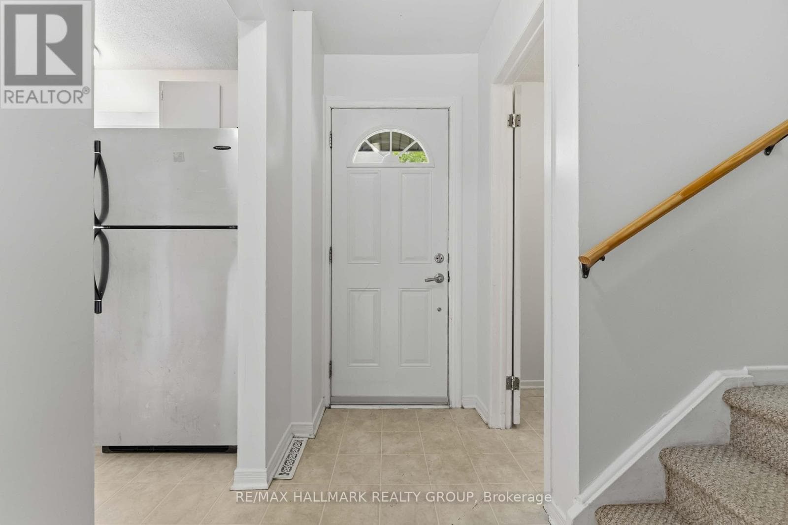 193 PICKFORD DRIVE — photo 2