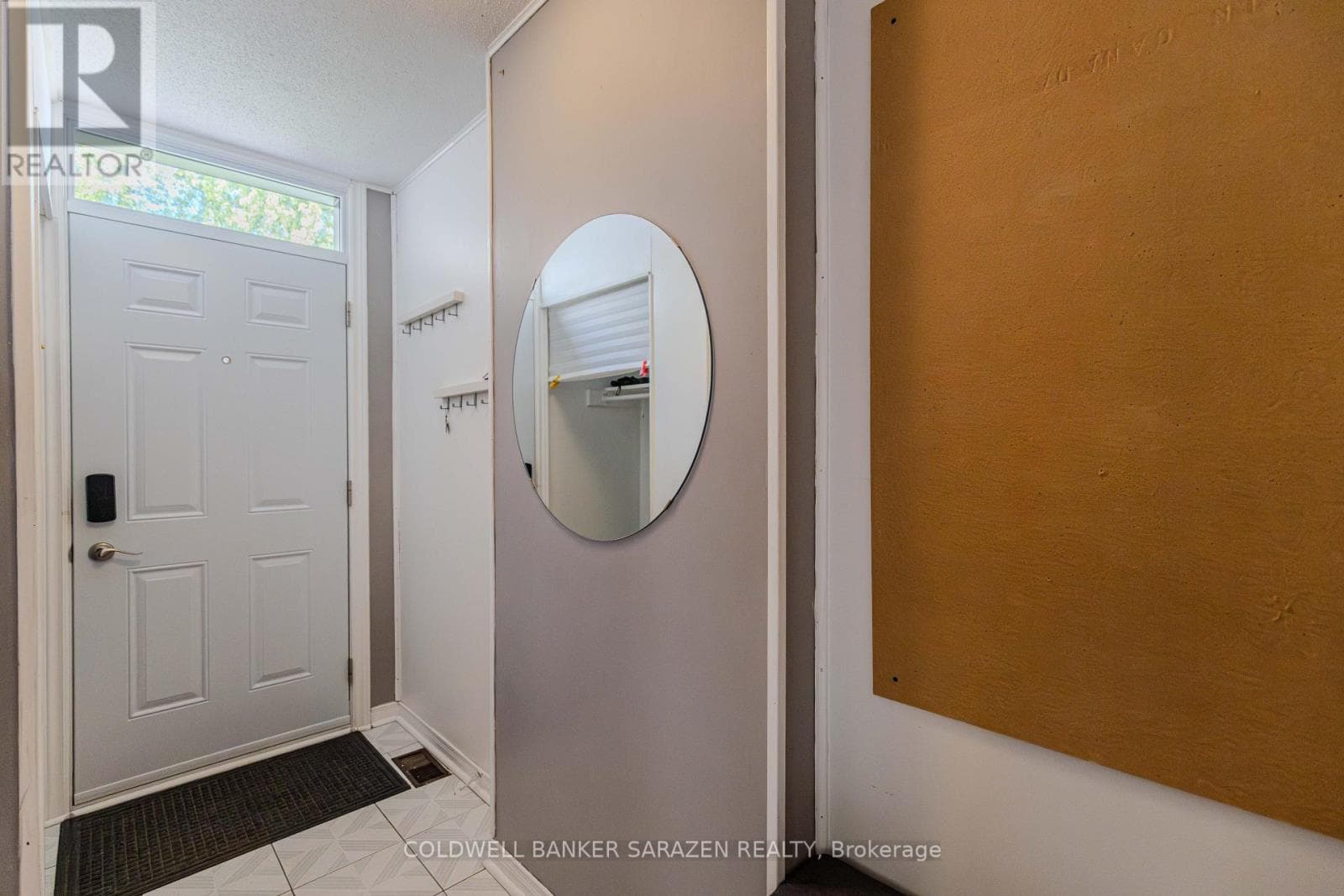 34 HOBART CRESCENT — photo 4