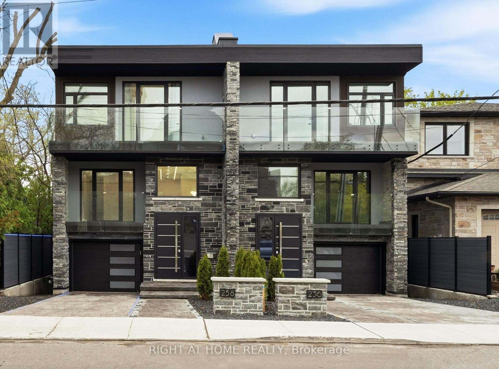 256 NORTHWESTERN AVENUE — photo 1