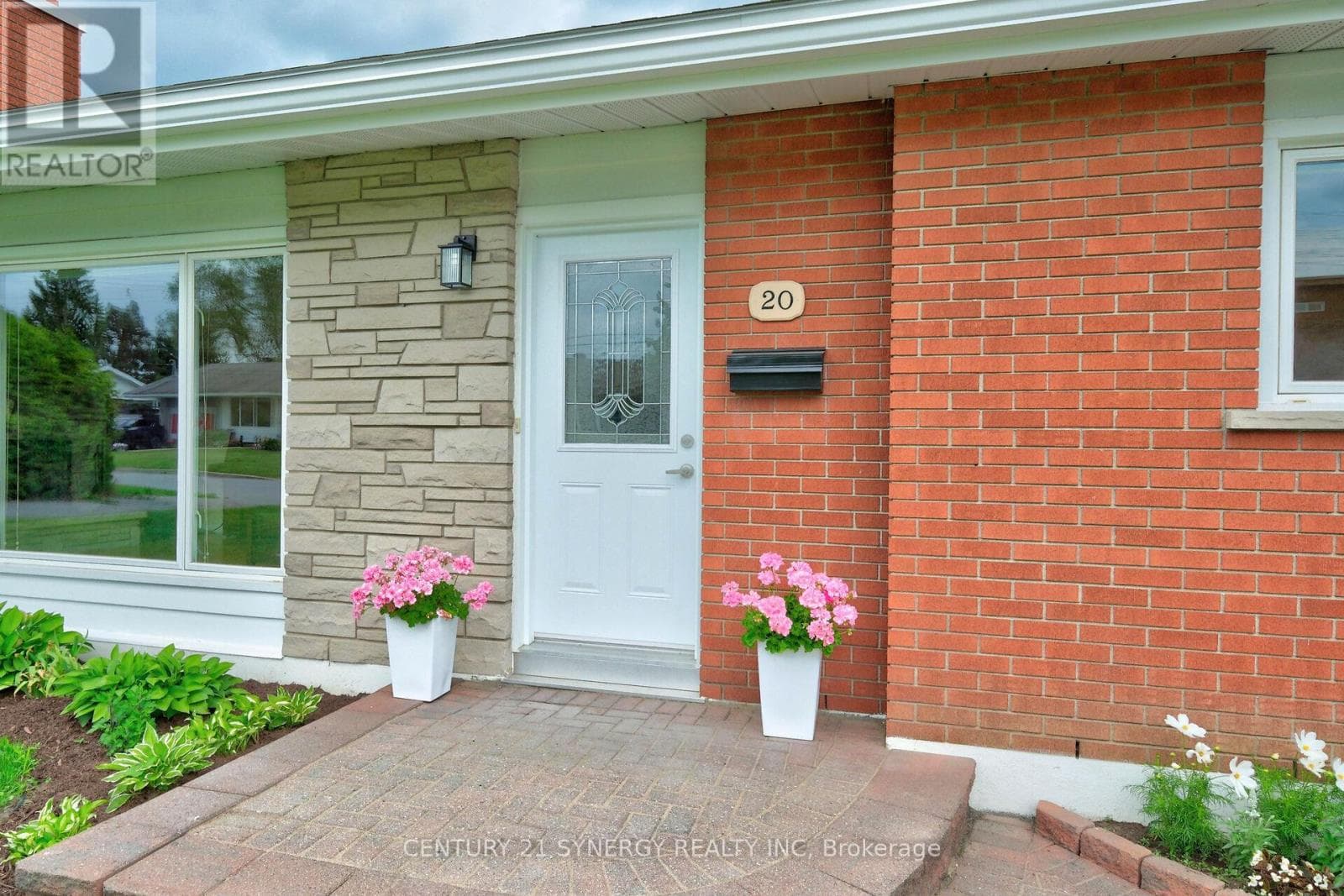 20 SHERRY LANE — photo 3
