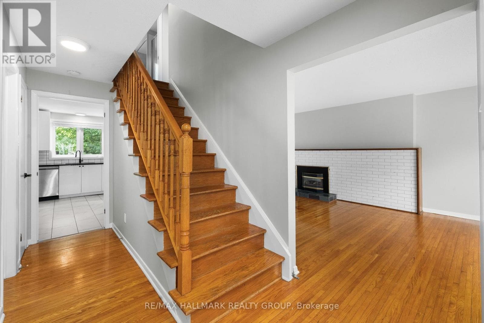 84 CHESTERTON DRIVE — photo 4