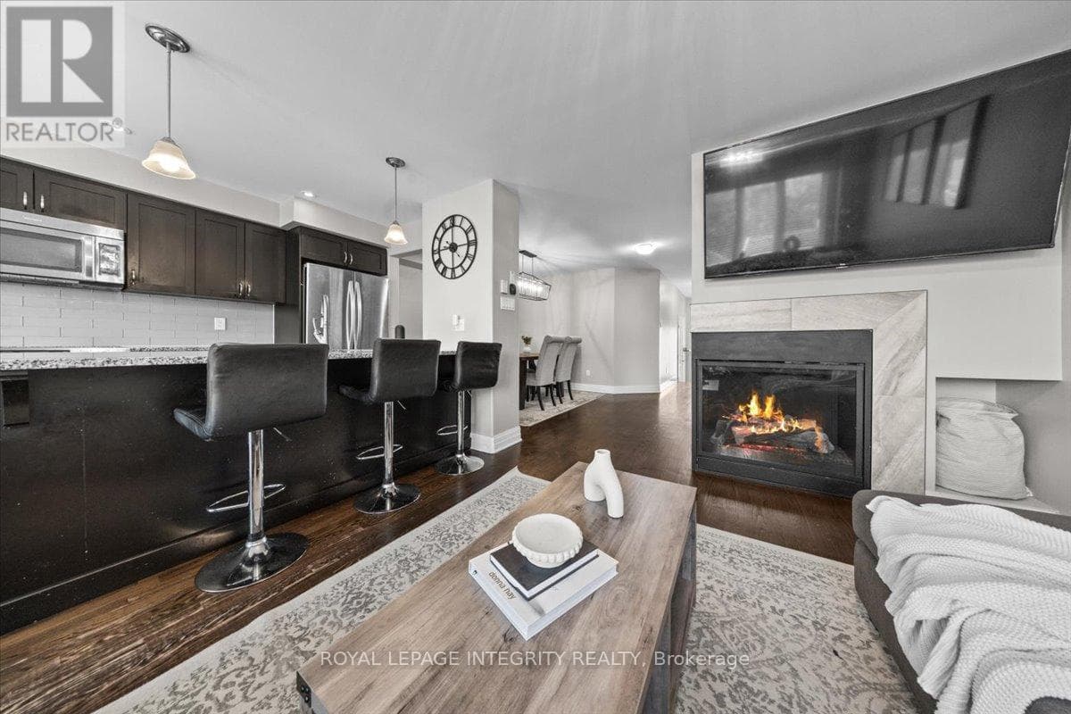 154 WOODHURST CRESCENT — photo 3