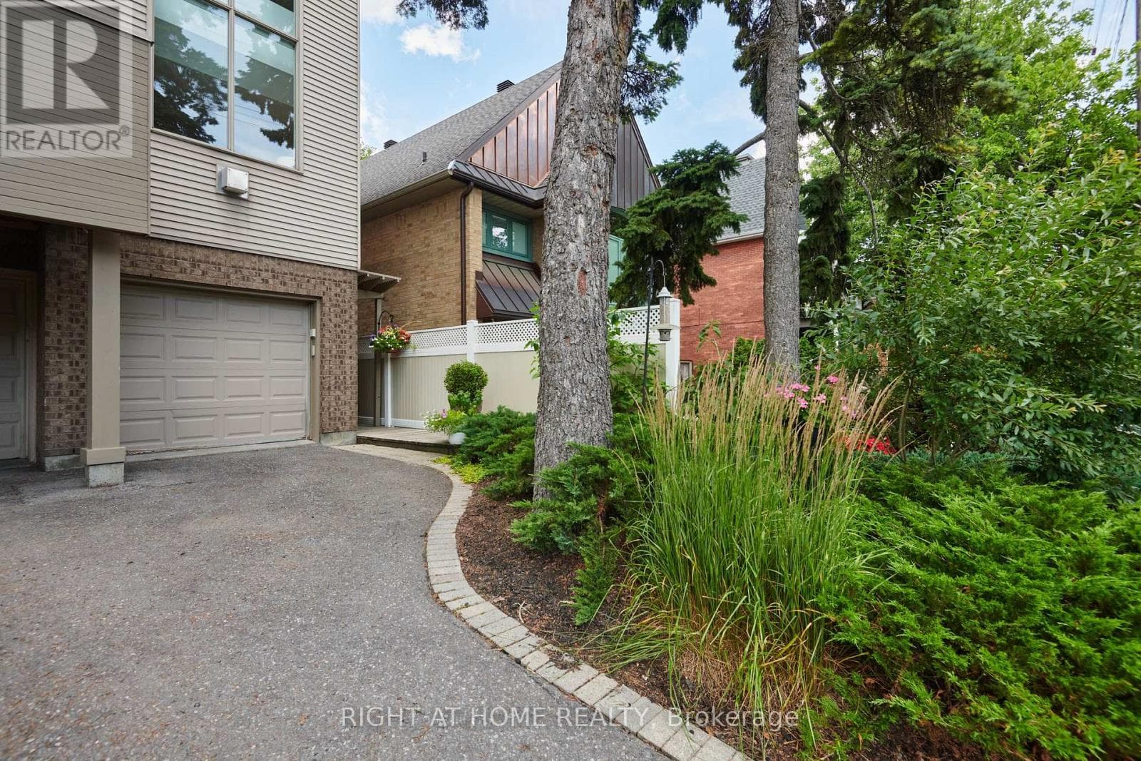 239A SUNNYSIDE AVENUE