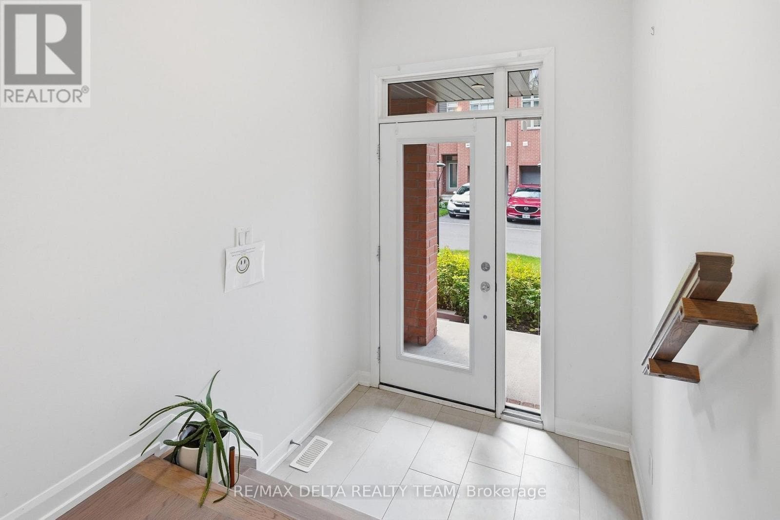 561 HALO PRIVATE — photo 3