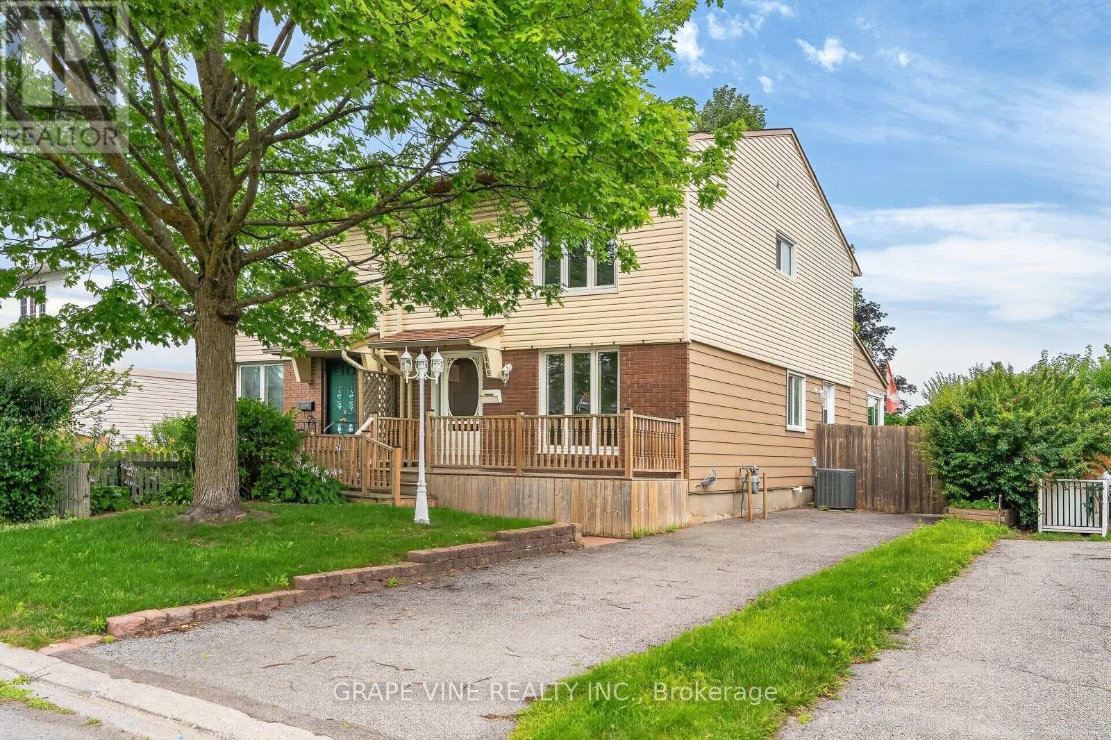 108 FIELDGATE DRIVE — photo 1