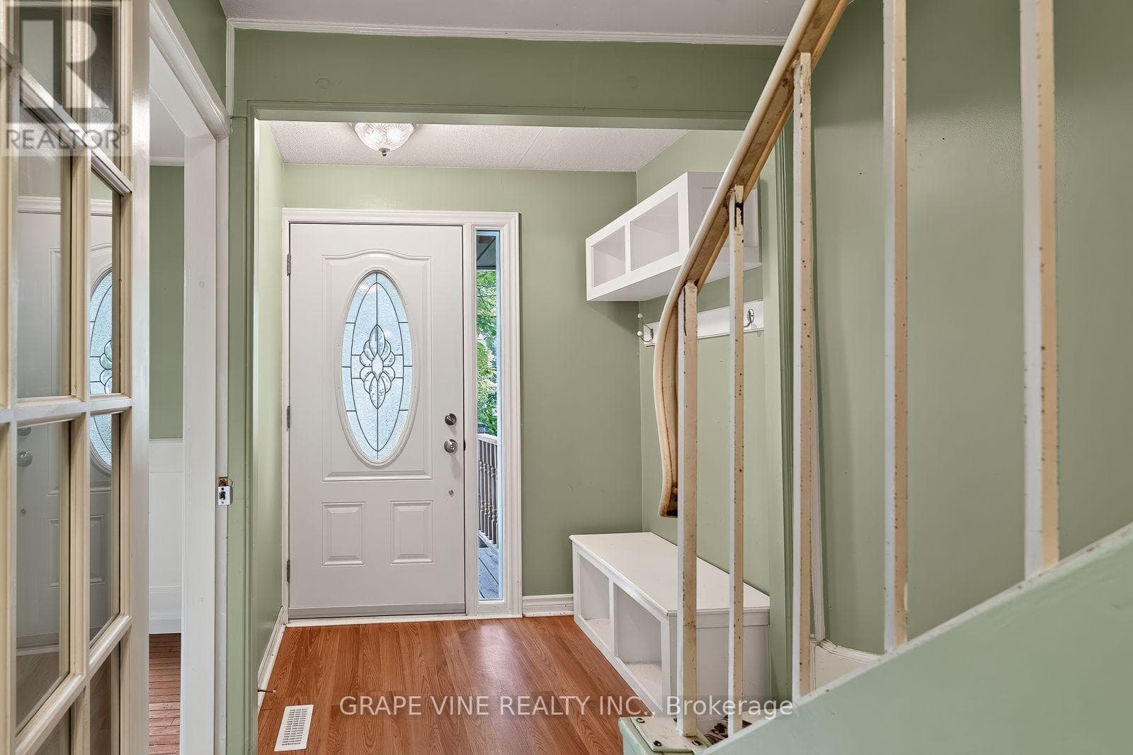 108 FIELDGATE DRIVE — photo 3