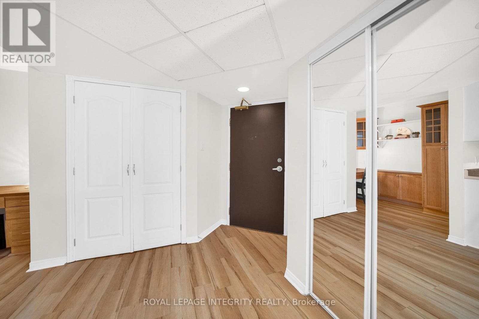 3M - 310 CENTRAL PARK DRIVE — photo 3