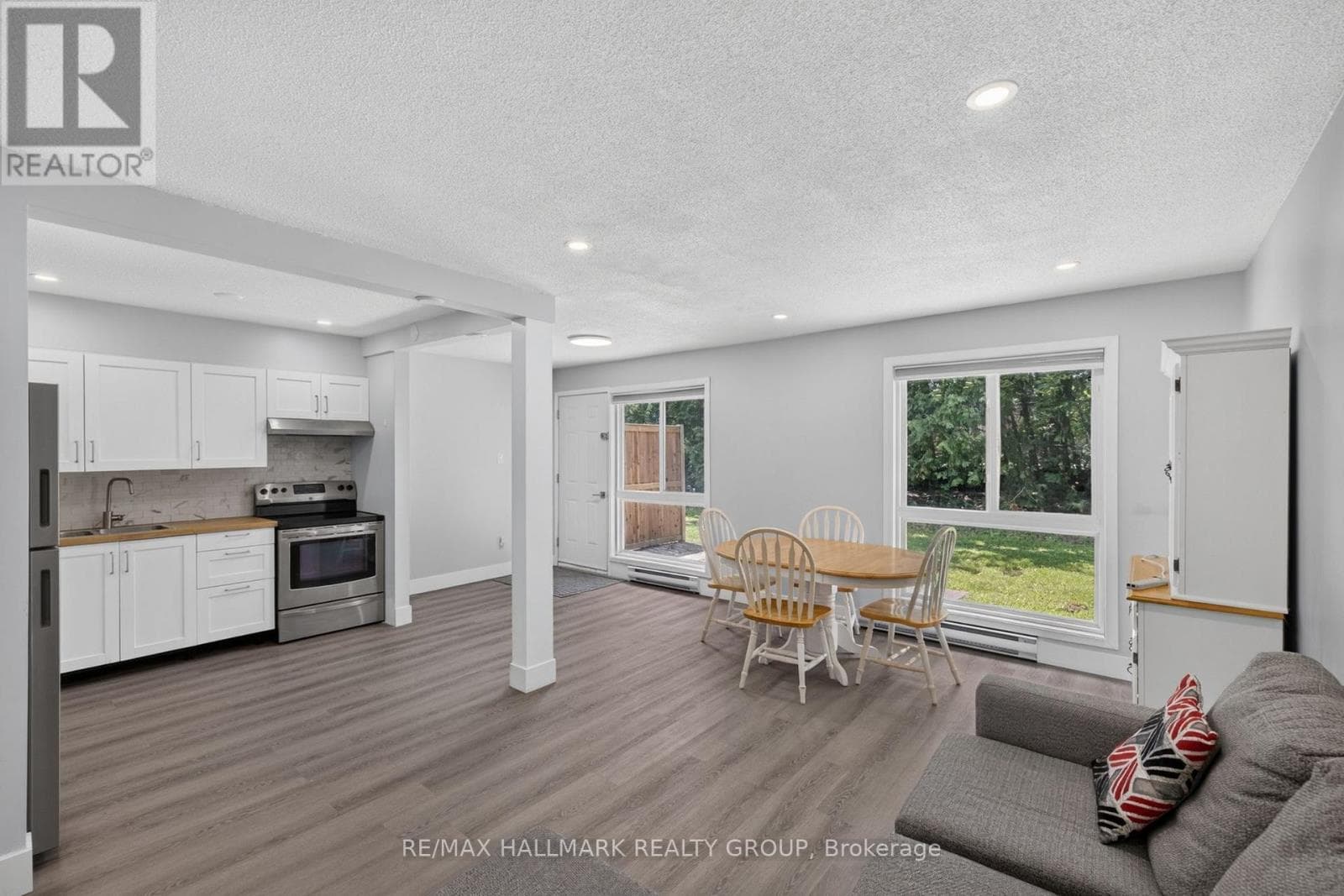 9J - 2080 OGILVIE ROAD — photo 2