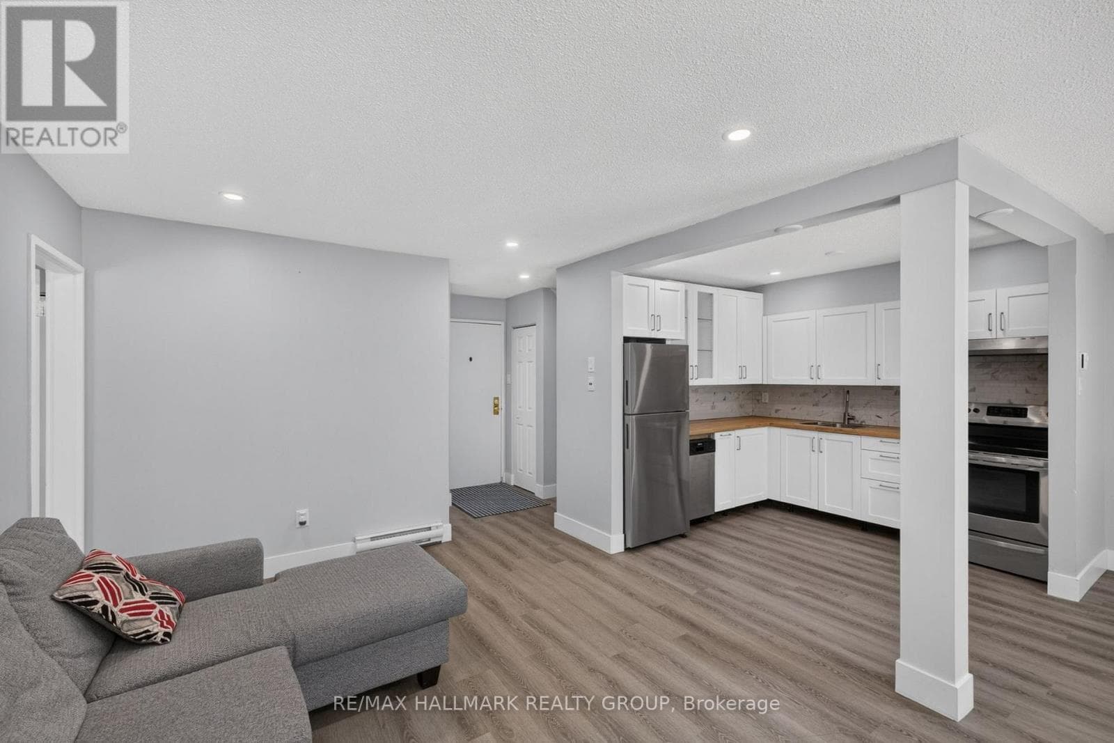 9J - 2080 OGILVIE ROAD — photo 4