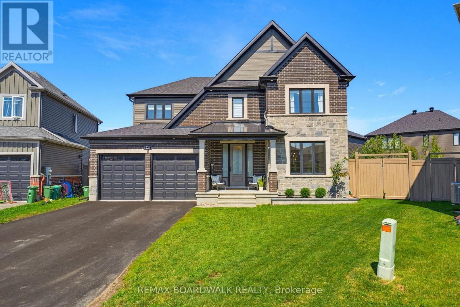 224 SKIPPER DRIVE — photo 3