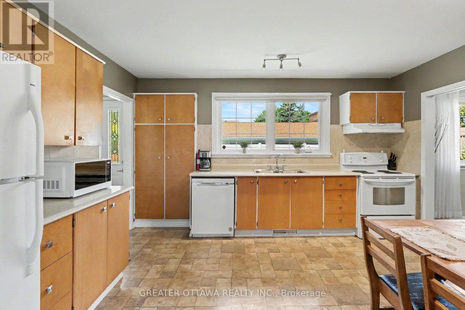 139 ABBEYHILL DRIVE — photo 4