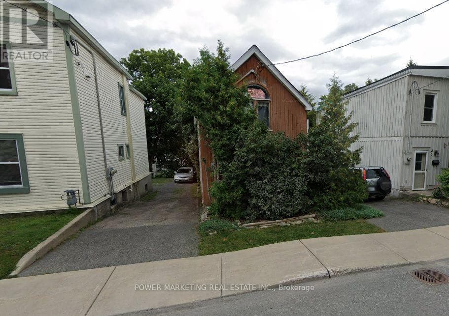 35 PINHEY STREET — photo 1