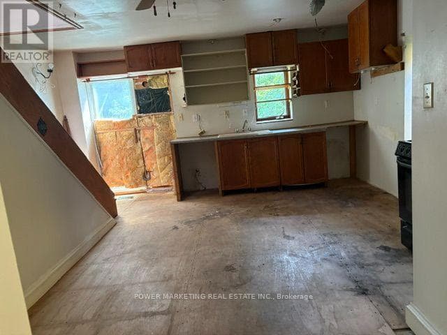 35 PINHEY STREET — photo 2
