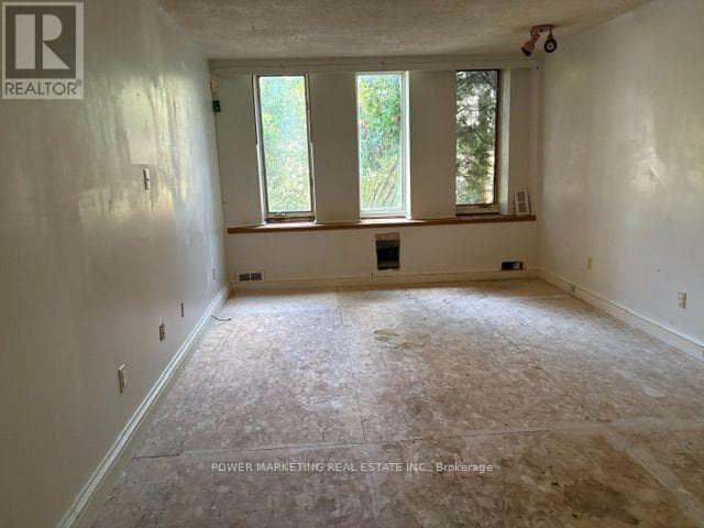 35 PINHEY STREET — photo 3