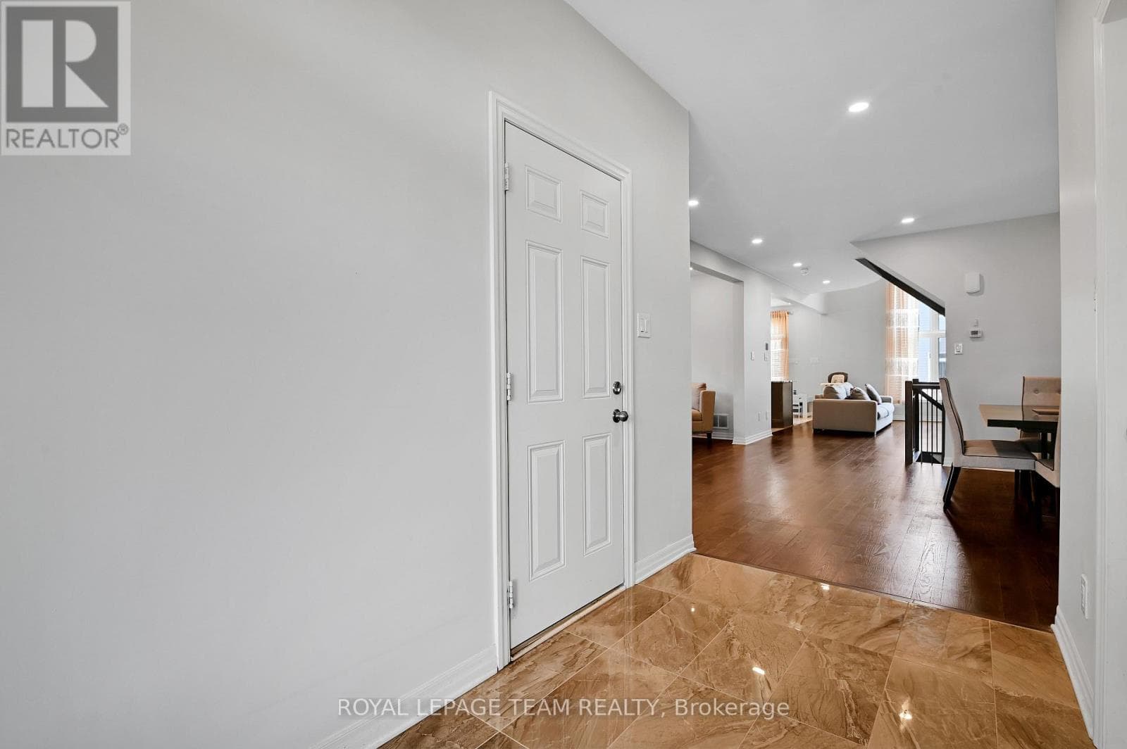 192 SOUTHBRIDGE STREET — photo 4