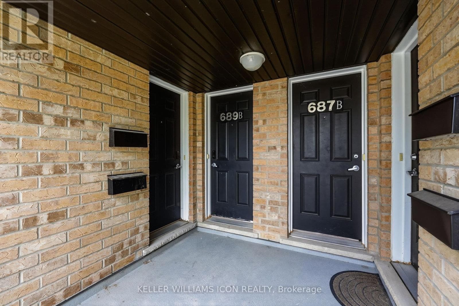 689B SUE HOLLOWAY DRIVE — photo 2
