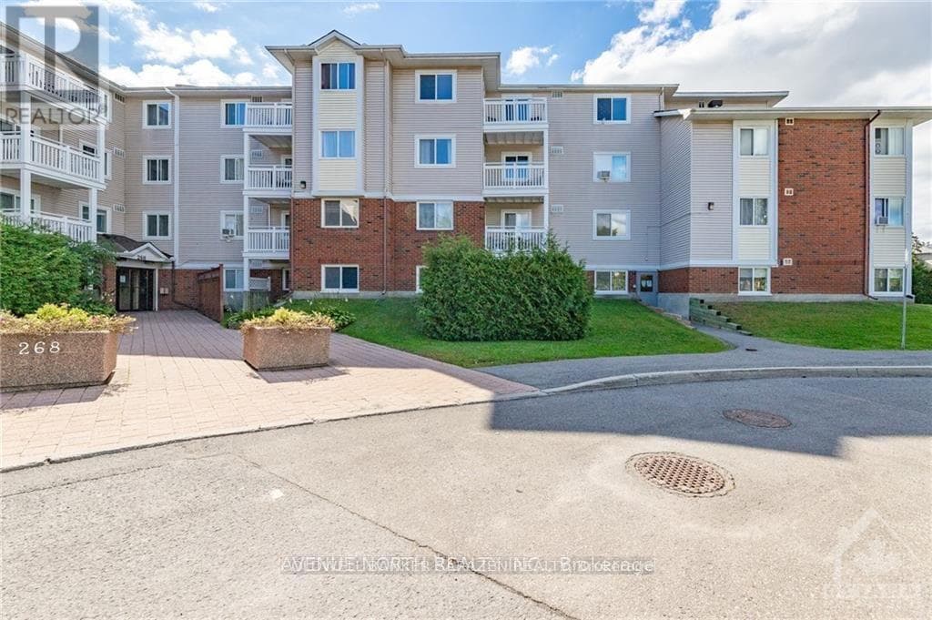 304 - 268 LORRY GREENBERG DRIVE N — photo 1