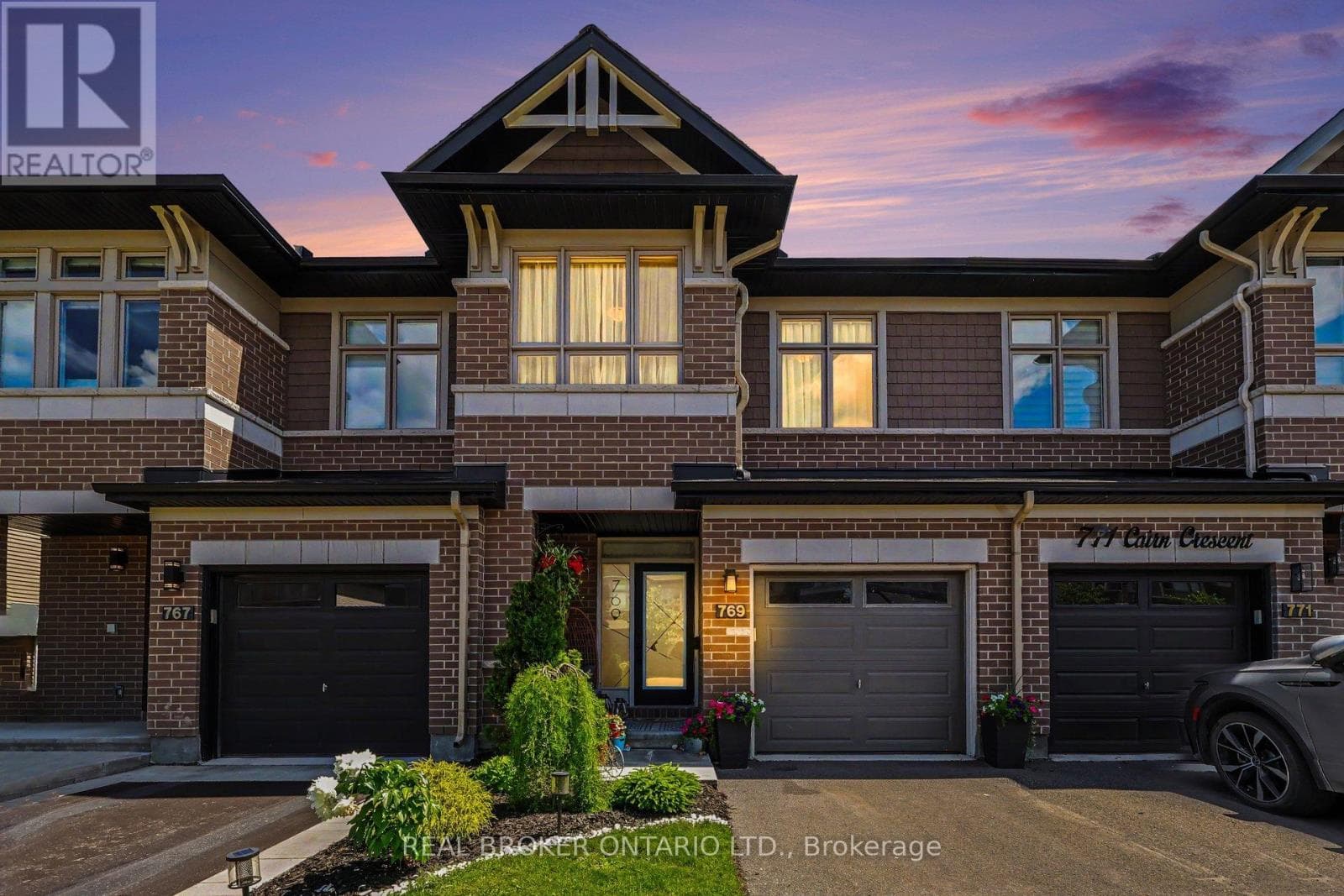 769 CAIRN CRESCENT — photo 3