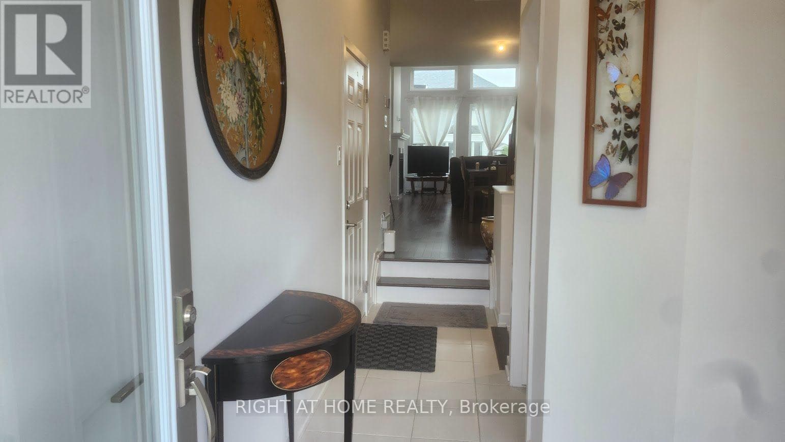 212 TRUMPETER GROVE — photo 4