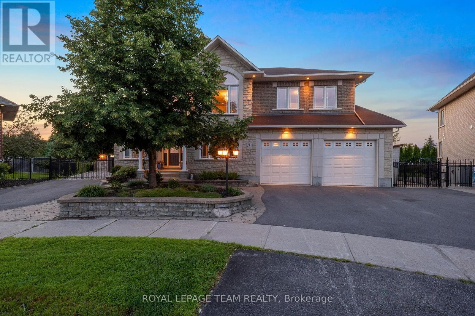 7 TRADEWINDS DRIVE — photo 2