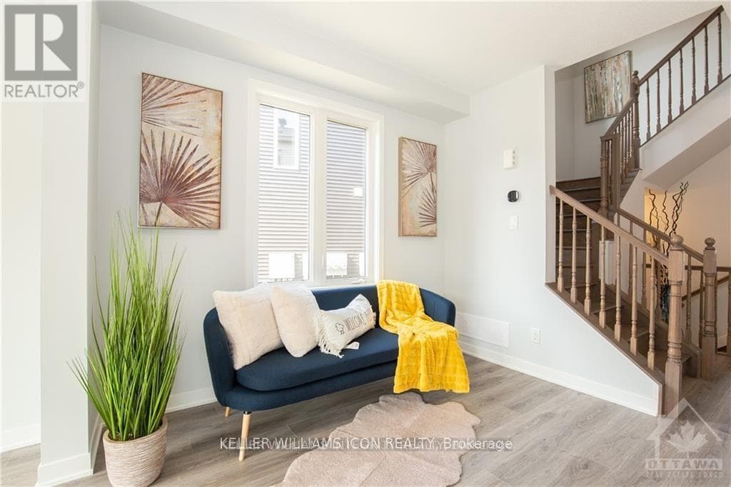 212 ORMISTON CRESCENT — photo 4