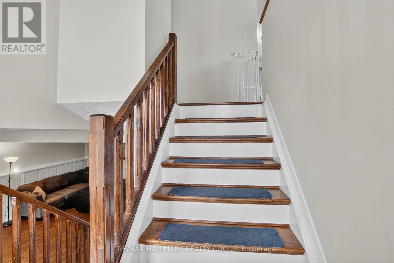 3606 MCBEAN STREET — photo 2