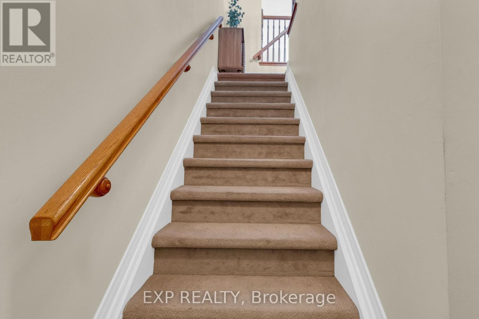 555 REARDON PRIVATE — photo 3