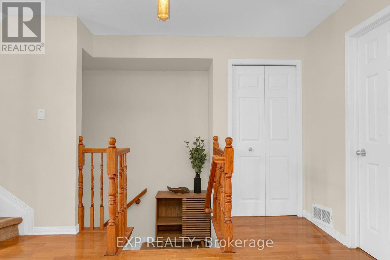 555 REARDON PRIVATE — photo 4