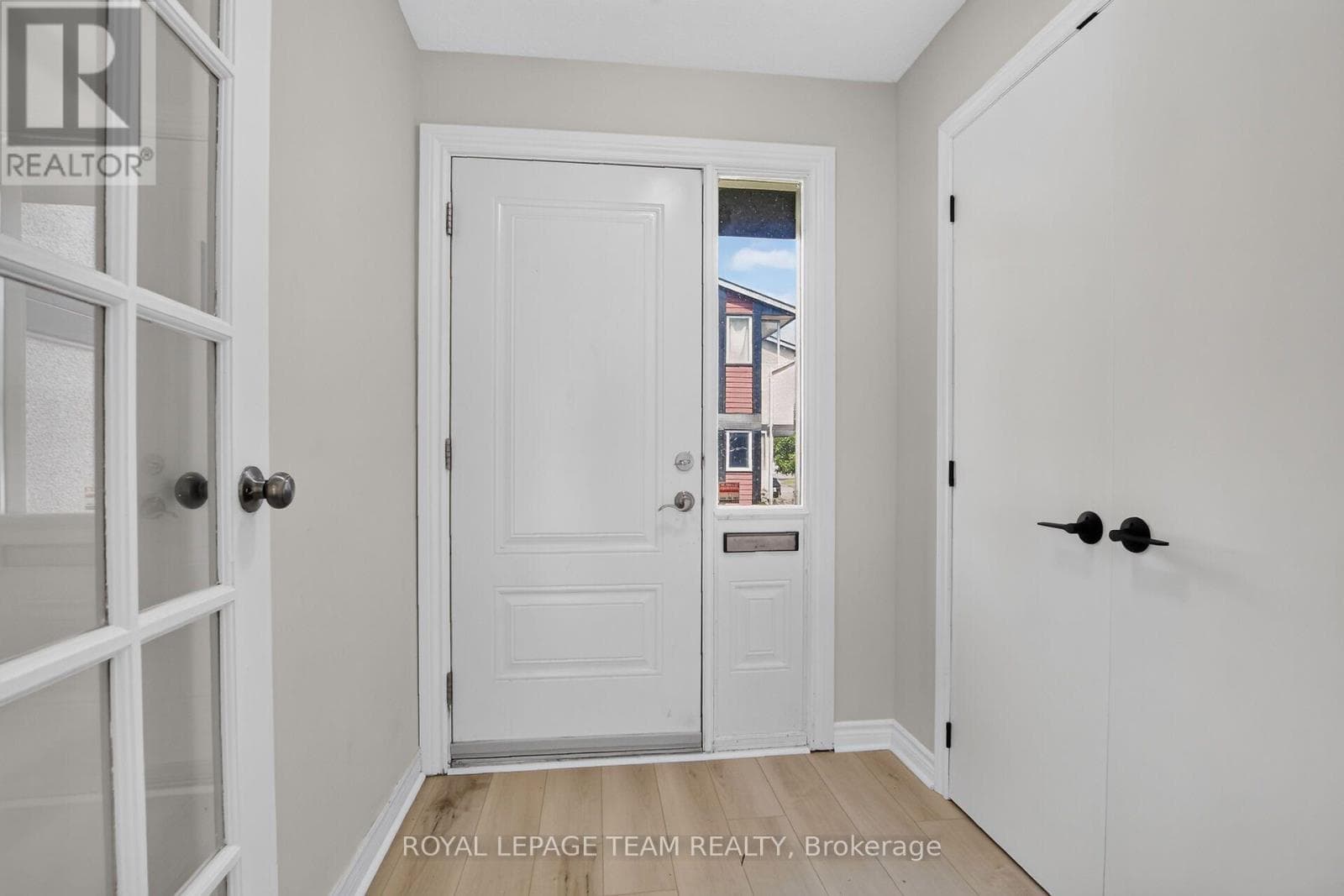 120 MCCLINTOCK WAY — photo 4