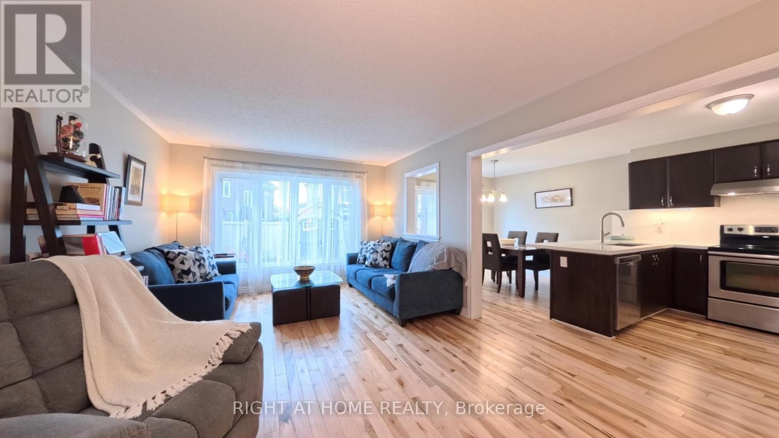 566 DUNDONALD DRIVE — photo 4