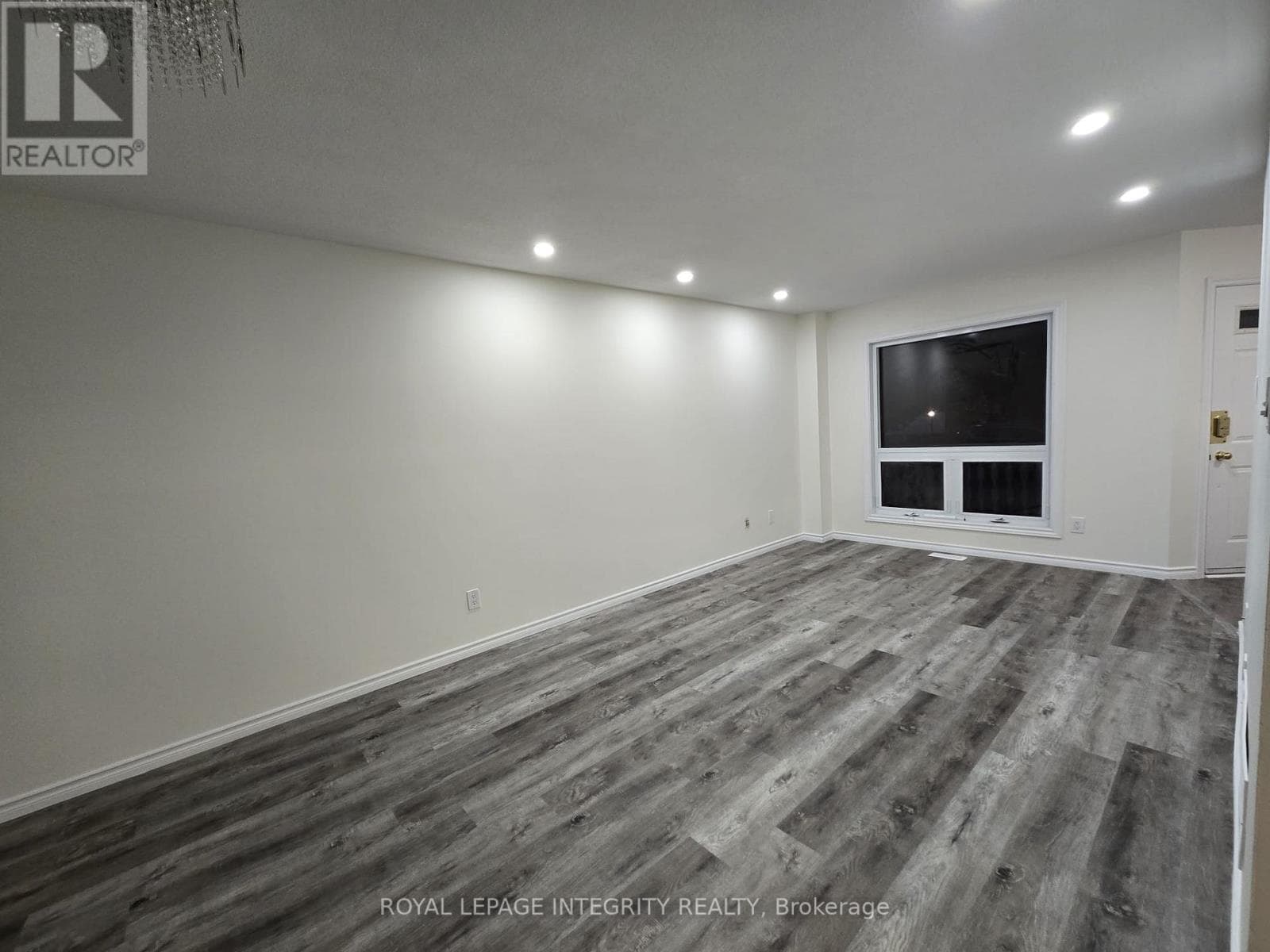53 SARRAZIN WAY — photo 2
