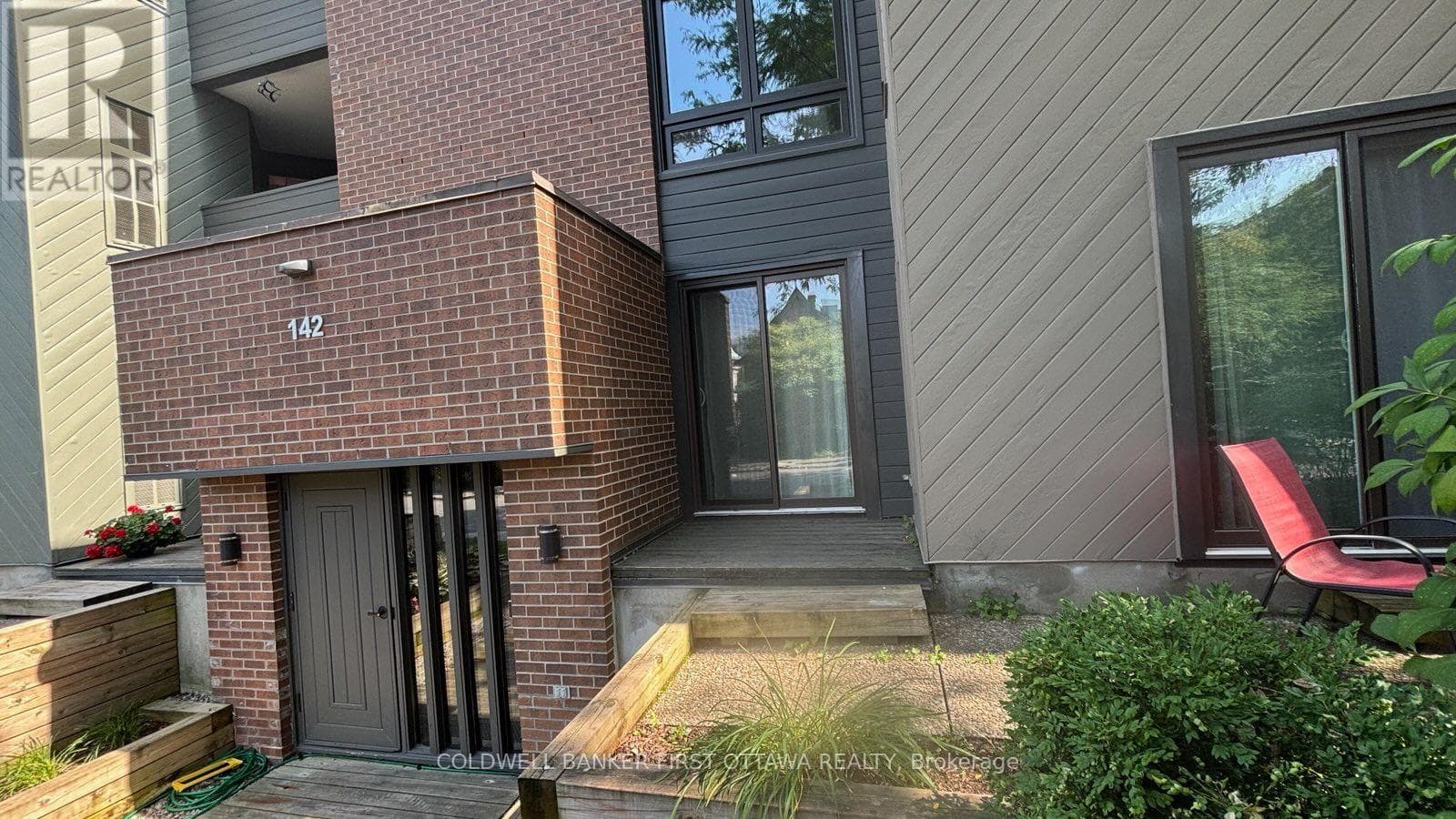 1A - 142 WAVERLEY STREET — photo 3