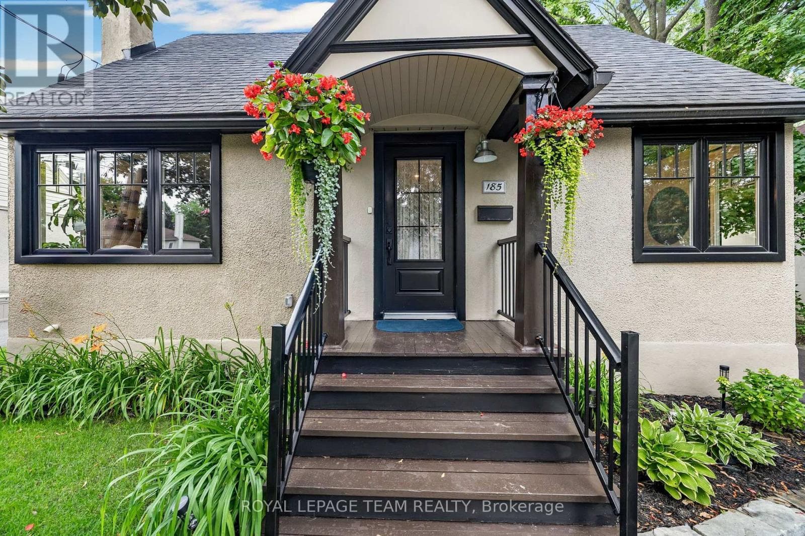 185 CAMELIA AVENUE — photo 3