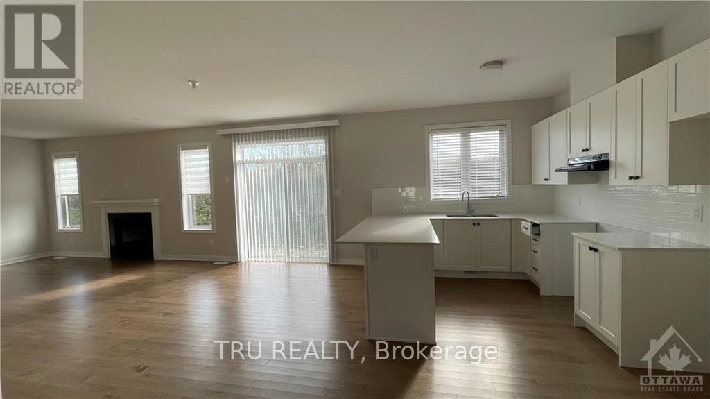 744 EMINENCE STREET — photo 2