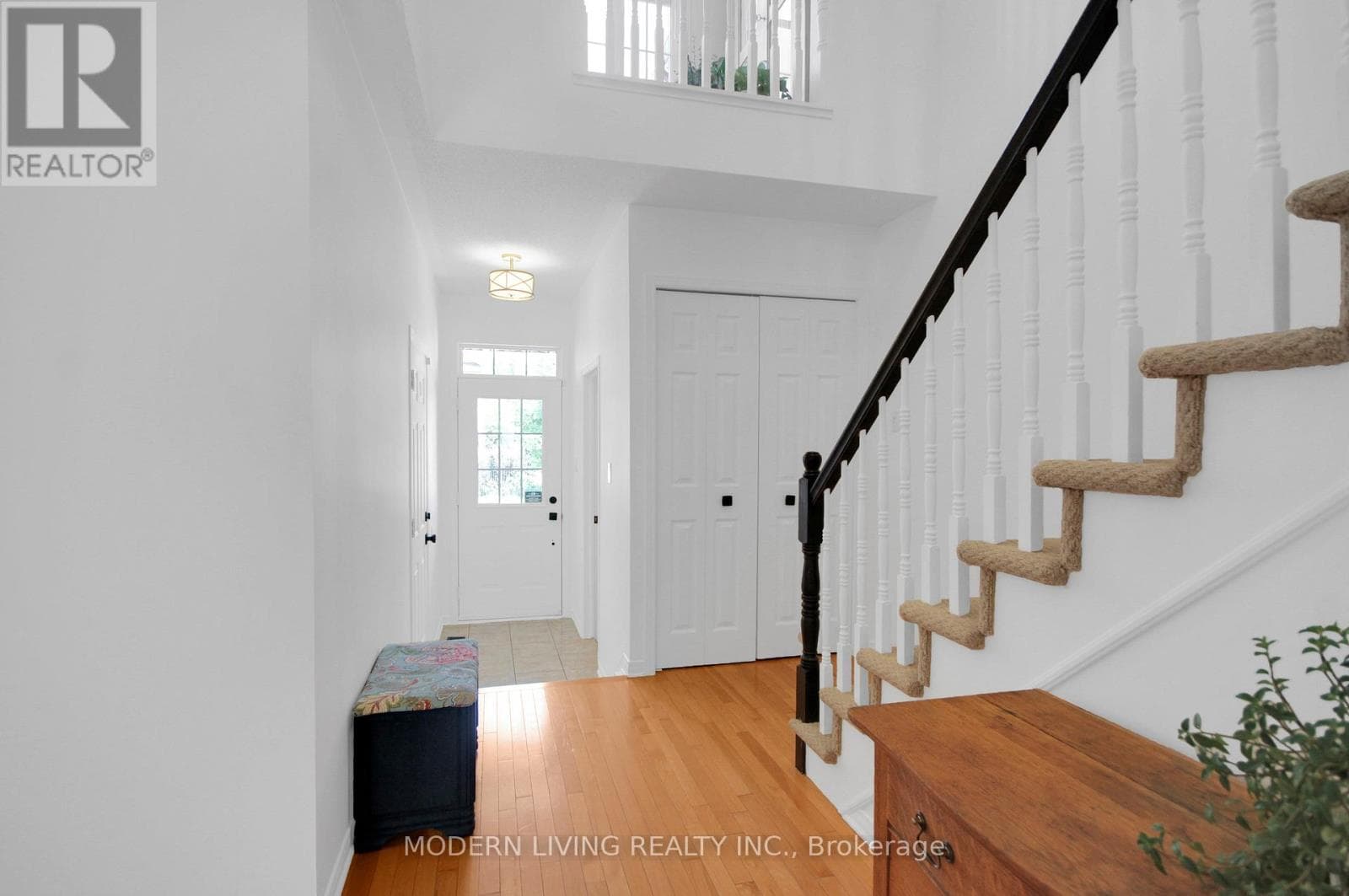 109 DEERCROFT AVENUE — photo 3