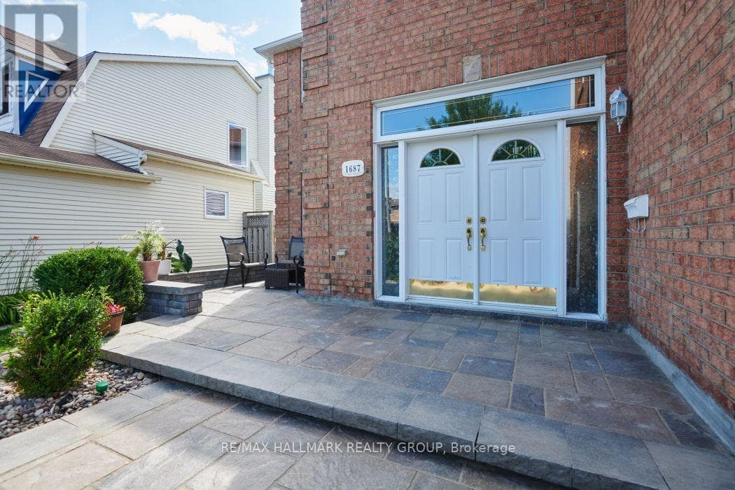1687 ORFORD CRESCENT — photo 4