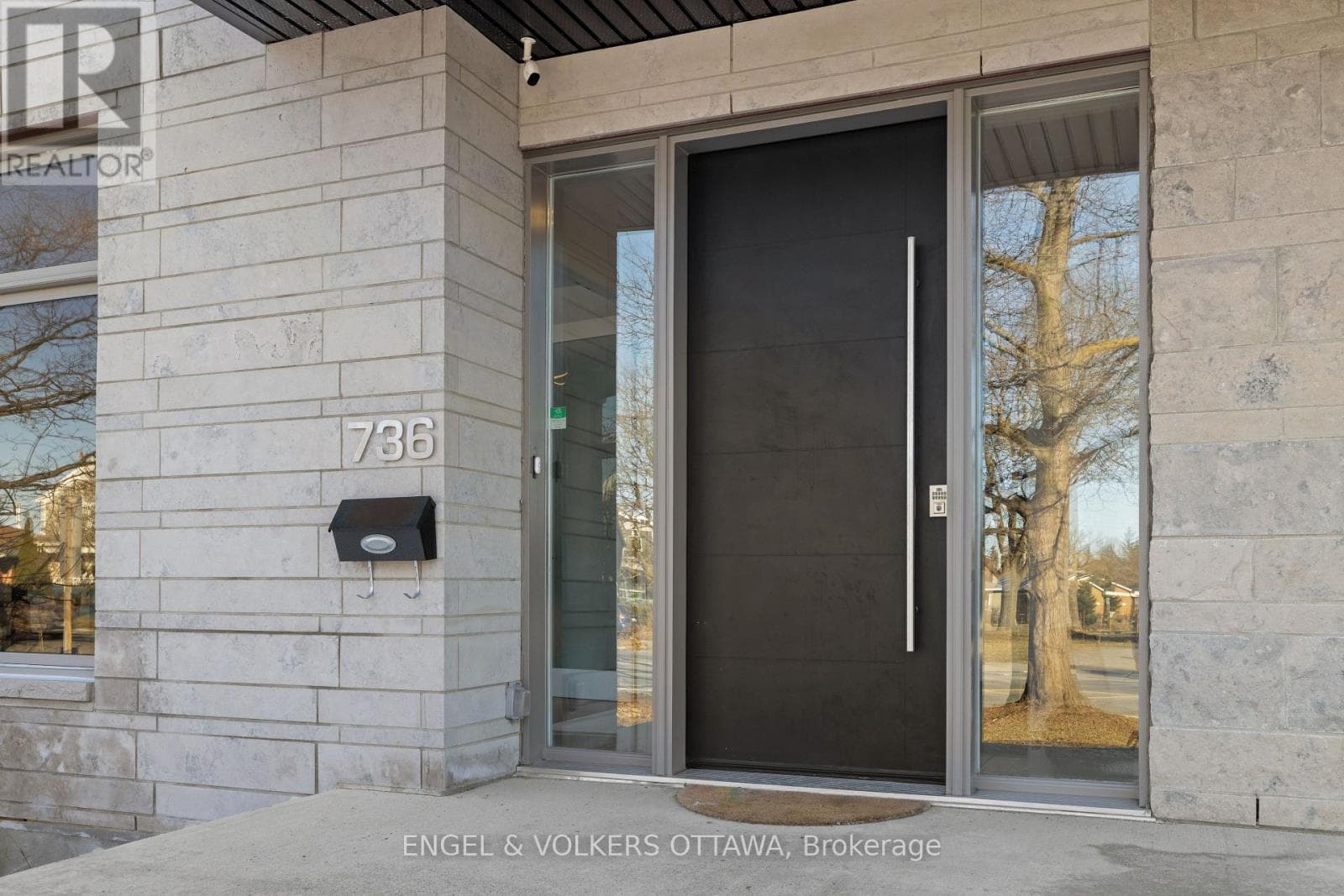 736 SHERBOURNE ROAD — photo 4