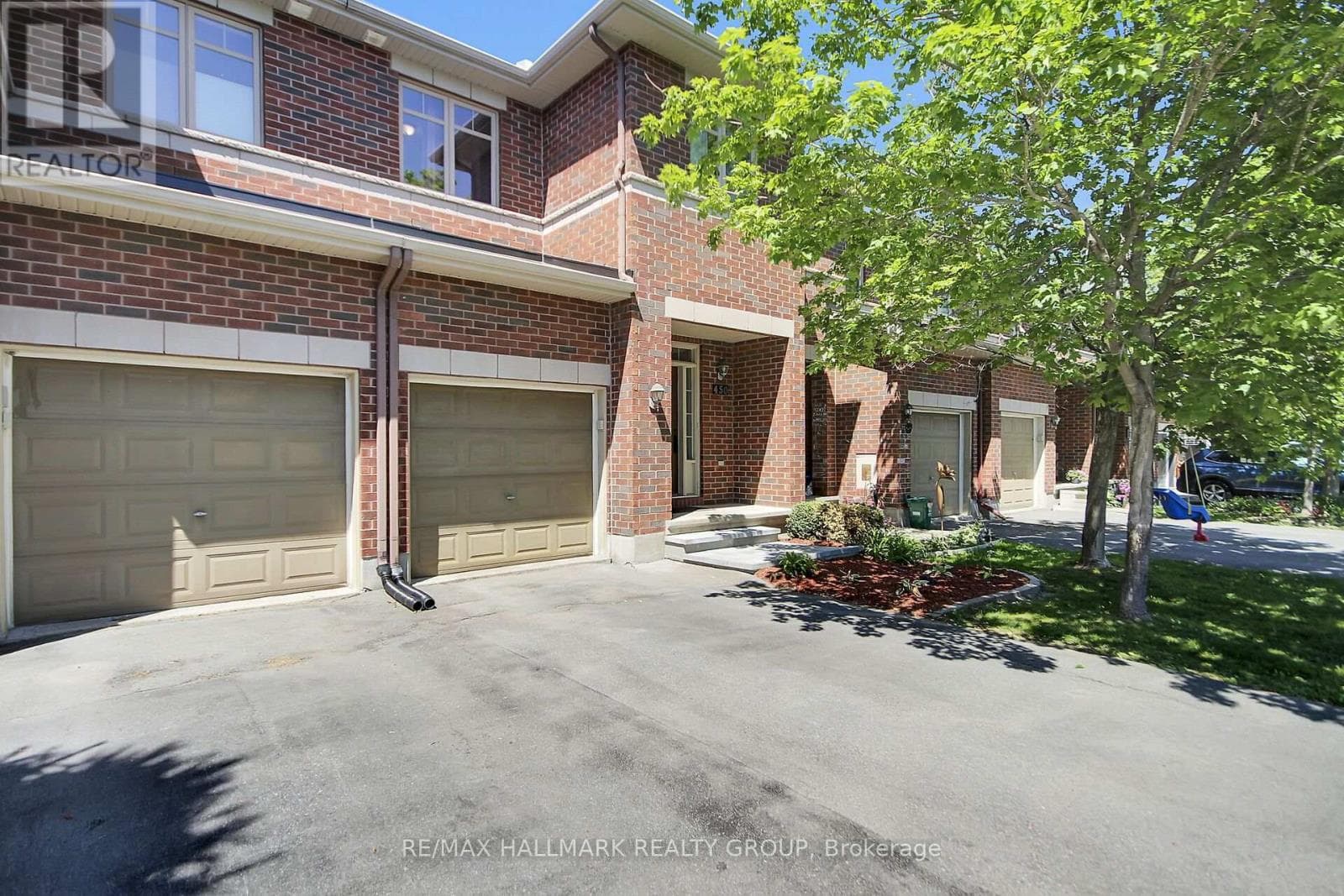 450 SULTAN STREET — photo 1