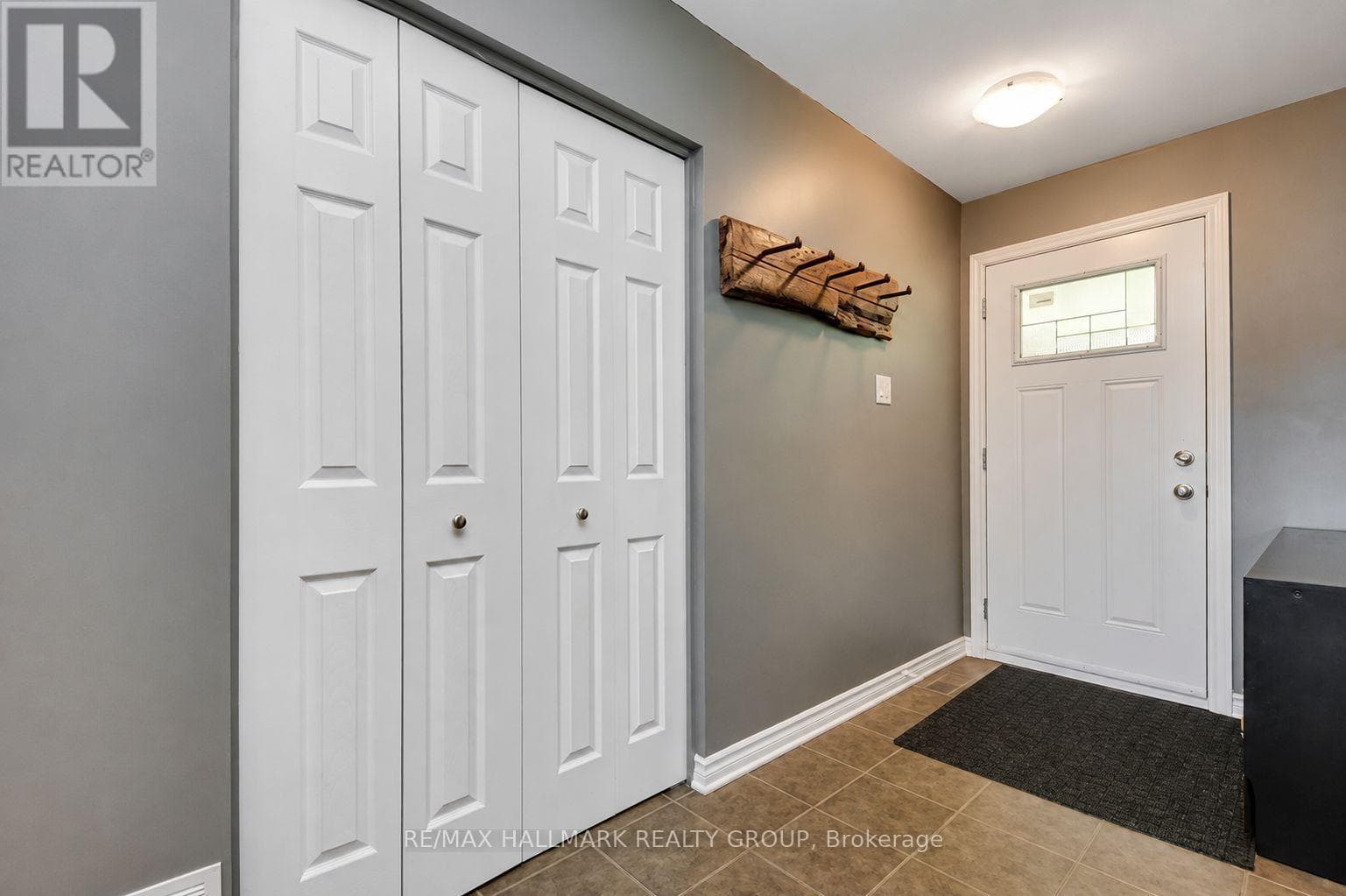 244 KEDEY STREET — photo 3
