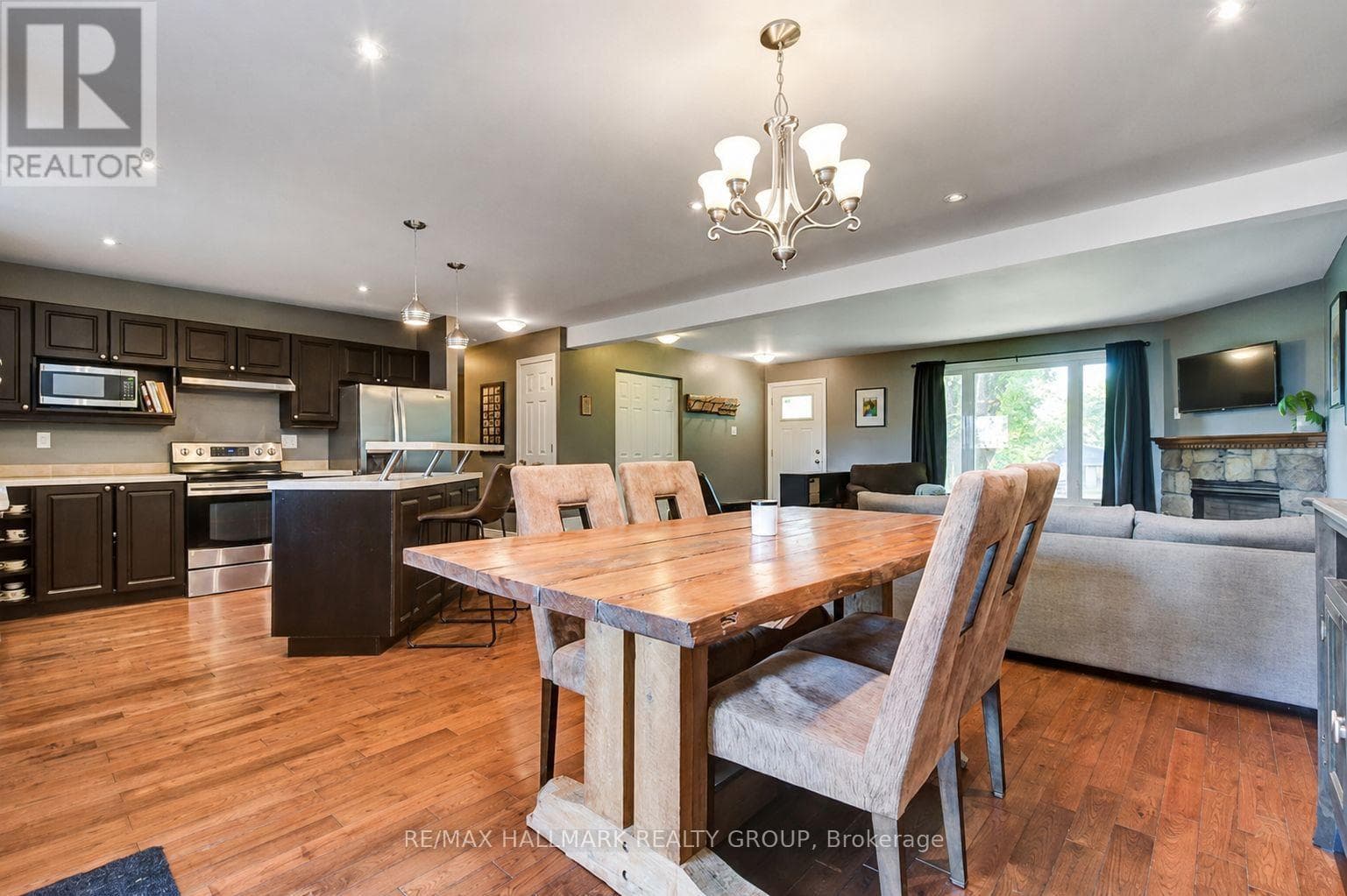 244 KEDEY STREET — photo 4